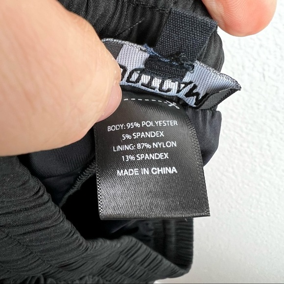 BARRY’S BOOTCAMP Athletic Shorts with Liner Shorts, Black, 6” Inseam, Size Small - Picture 9 of 9